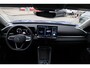 Volkswagen T-Roc 1.5 eTsi Life First Edition 115PK / 85kW DSG, DE NIEUWE T-ROC, Black Style pakket, achteruitrijcamera (rear view), dodehoekdetectie (Side Assist), volledig digitaal instrumentenpaneel (Digital Cockpit), Apple Carplay & Android Auto, verwarmbare voorstoelen + stuurwiel, LED koplampen, draadloos telefoon laden, parkeersensoren voor + achter, 18'' LMV