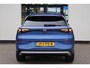 Volkswagen T-Roc 1.5 eTsi Life First Edition 115PK / 85kW DSG, DE NIEUWE T-ROC, Black Style pakket, achteruitrijcamera (rear view), dodehoekdetectie (Side Assist), volledig digitaal instrumentenpaneel (Digital Cockpit), Apple Carplay & Android Auto, verwarmbare voorstoelen + stuurwiel, LED koplampen, draadloos telefoon laden, parkeersensoren voor + achter, 18'' LMV