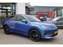 Volkswagen T-Roc 1.5 eTsi Life First Edition 115PK / 85kW DSG, DE NIEUWE T-ROC, Black Style pakket, achteruitrijcamera (rear view), dodehoekdetectie (Side Assist), volledig digitaal instrumentenpaneel (Digital Cockpit), Apple Carplay & Android Auto, verwarmbare voorstoelen + stuurwiel, LED koplampen, draadloos telefoon laden, parkeersensoren voor + achter, 18'' LMV