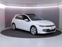 Volkswagen Golf 1.5 TSI Life Edition 116 pk | Verlengde garantie | Navigatie via App | Panoramadak | Parkeersensoren | Autom. airco (3 zones) | Stoelverwarming |
