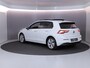 Volkswagen Golf 1.5 TSI Life Edition 116 pk | Verlengde garantie | Navigatie via App | Panoramadak | Parkeersensoren | Autom. airco (3 zones) | Stoelverwarming |