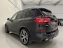 BMW X5 xDrive45e M-Sport PANO/TREKHAAK/LASER/HEAD-UP/360CAMERA/MEMORY/ACC/ACTIVE-STEERING/LUCHTVERING/21"BREEDSET/SHADOW-LINE/DONKERE-HEMEL/CARBONSCHWARZ/VOLLEDIG BMW DEALER HISTORIE