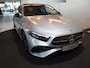 Mercedes-Benz A-klasse 180 Business Solution AMG | AMG Line Plus | Nightpakket | Panoramadak | Head-up display | Stoelverwarming | 360° camera | Dodehoek assistent |