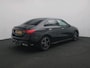 Mercedes-Benz A-klasse 250 e AMG Plug-In Hybride Trekhaak | AMG Line | Night Pakket | Alarm Klasse 3 | Dodehoekassistent | Distronic | Apple CarPlay | Sfeerverlichting. Inclusief 24 maanden Mercedes-Benz Certified garantie voor Europa.