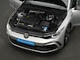 Volkswagen Golf 1.5 eTSI 150 pk DSG R-Line | Panoramadak | IQ Light | Stuur-/stoelverwarming | Achteruitrijcamera | Navigatie | Keyless Entry