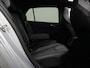 Volkswagen Golf 1.5 eTSI 150 pk DSG R-Line | Panoramadak | IQ Light | Stuur-/stoelverwarming | Achteruitrijcamera | Navigatie | Keyless Entry