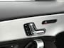 Mercedes-Benz A-klasse 250 e Business Solution AMG AMG Line | NIght Pakket | Panorama Schuif-Kanteldak | Sfeerverlichting | Head-up display | Apple CarPlay | Keyless-Go | Dodehoekassistent. Inclusief 24 maanden Mercedes-Benz Certified garantie voor Europa.