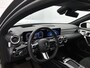 Mercedes-Benz A-klasse 250 e Business Solution AMG AMG Line | NIght Pakket | Panorama Schuif-Kanteldak | Sfeerverlichting | Head-up display | Apple CarPlay | Keyless-Go | Dodehoekassistent. Inclusief 24 maanden Mercedes-Benz Certified garantie voor Europa.