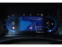 Volvo XC40 B4 Plus Dark | Verwarmde Voorstoelen+Stuurwiel | Verwarmde voorruit | Semi-Elektrische Trekhaak | Harman Kardon Premium Audio | Apple Carplay / Android Auto | Elektrisch bedienbare voorstoelen | Google infotaiment