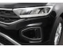 Volkswagen T-Roc 1.5 TSI 150pk DSG Life Navigatie Apple Carplay/Android Auto Parkeersensoren Camera Adaptive Cruise Control Park Assist StoelverwarmingVirtual Cockpit