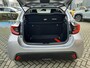 Toyota Yaris 1.5 Hybrid STYLE BLIND SPOT KEYLESS STOELVERW PARK-SENSOREN APPLE/ANDROID PRIVACY GLASS