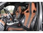 Land Rover Range Rover Sport 5.0 V8 Supercharged SVR | 551PK | Panorama dak | Carbon interieur | Luchtvering | Meridian Audio| F1 flippers | Elektr. trekhaak | Alcantara hemel zwart | Elektrisch verstelbare stoelen met memory | Schaalstoelen + verwarming en ventilatie | Uitlaat klepsysteem | Keyless GO | Standkachel | Stuurverwarming | Achterbank verwarmd | Dodehoekdetectie | Apple carplay |