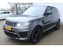 Land Rover Range Rover Sport 5.0 V8 Supercharged SVR | 551PK | Panorama dak | Carbon interieur | Luchtvering | Meridian Audio| F1 flippers | Elektr. trekhaak | Alcantara hemel zwart | Elektrisch verstelbare stoelen met memory | Schaalstoelen + verwarming en ventilatie | Uitlaat klepsysteem | Keyless GO | Standkachel | Stuurverwarming | Achterbank verwarmd | Dodehoekdetectie | Apple carplay |