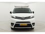 Toyota ProAce Worker 2.0 D-4D Black Line | Trekhaak | Navigatie | Dubbele schuifdeur | Imperiaal | 3-zits | Cruise Control | Clima | Parkeersensoren achter | Apple Carplay / Android Auto | Xenon | 17 inch