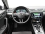 Skoda Superb Combi 1.4 TSI iV Business Edition Navigatie - Clima - Dodehoek detectie - Voorstoelen en achterbank verwarmd