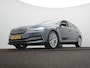 Skoda Superb Combi 1.4 TSI iV Business Edition Navigatie - Clima - Dodehoek detectie - Voorstoelen en achterbank verwarmd