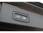 Volvo V60 T6 Plug-in hybrid AWD Plus Dark | Semi- Elektrische Trekhaak | Premium audio by Harman Kardon | Verwarmbare voor- en achterstoelen + Stuurwiel | Verwarmbare Voorruit | Rondomzicht camera