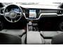Volvo V60 T6 Plug-in hybrid AWD Plus Dark | Semi- Elektrische Trekhaak | Premium audio by Harman Kardon | Verwarmbare voor- en achterstoelen + Stuurwiel | Verwarmbare Voorruit | Rondomzicht camera