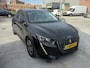 Peugeot 208 1.2 PureTech Allure | Automaat | Navigatie | Panoramadak | 3D Instrumentenpaneel | 13.000km | Uniek |