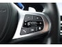 BMW 3-Serie 320e M-sport | Shadow Line | Curved display | Cruise | Nav + CarPlay | Harman Kardon | LED | Stoel- stuurverw | PDC