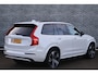 Volvo XC90 2.0 T8 Plug-in hybrid AWD Ultra Dark | Bowers & Wilkins Audio | Luchtvering | Trekhaak | Geventileerde comfortstoelen | Massagefuntie | Standkachel | Panoramadak | 360 camera | Head-up display | 4 zone climate control | Google Maps navigatie | Gelamineerd zijruiten | Nubuck hemelbekleding | 22" lichtmetalen velgen |
