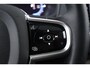 Volvo XC90 2.0 T8 Plug-in hybrid AWD Ultra Dark | Bowers & Wilkins Audio | Luchtvering | Trekhaak | Geventileerde comfortstoelen | Massagefuntie | Standkachel | Panoramadak | 360 camera | Head-up display | 4 zone climate control | Google Maps navigatie | Gelamineerd zijruiten | Nubuck hemelbekleding |