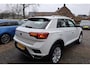 Volkswagen T-Roc 1.5 TSI Sport. volledig leder, dealer onderhouden, stoelverw., navi, carplay, adap.cruise, etc, incl garantie.