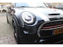 MINI John Cooper Works 2.0 231PK JCW | PANORAMISCH SCHUIF/KANTELDAK | HARMAN KARDON PREMIUM AUDIO SYSTEM | DRAADLOZE APPLE CARPLAY/ANDROID AUTO | NAVIGATIE | STOEL VERWARMING | KEYLESS ENTRY/START | SPORTONDERSTEL | 17" LICHTMETALEN VELGEN JCW "TRACK SPOKE" | JCW SPORT REMMEN | FULL LED KOPLAMPEN | UNION JACK LED ACHTERLICHTEN | PERFORMANCE CONTROL | PARKEERSENSOREN VOOR + ACHTER | 8 TRAPS SPORTAUTOMAAT | JCW ACHTERSPOILER | GETINTE ACHTERRUITEN | FULL LEDEREN BEKLEDING | WITTE STRIPING MOTORKAP EN WIT DAK | ALARM KLASSE 3 | MIDDENARMSTEUN | DRAADLOZE TELEFOONLADER | SERIOUS BUSINESS PAKKET |