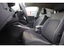 Volkswagen Golf 1.0 eTSI Life 81KW/110PK DSG, afneembare trekhaak, Vier seizoenenbanden, privacy glas, navigatie, winterpakket stoelverwarming, pdc voor en achter, bi colour velgen, stuurwielverwarming, ACC, discover navigatie, carplay