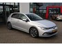 Volkswagen Golf 1.0 eTSI Life 81KW/110PK DSG, afneembare trekhaak, Vier seizoenenbanden, privacy glas, navigatie, winterpakket stoelverwarming, pdc voor en achter, bi colour velgen, stuurwielverwarming, ACC, discover navigatie, carplay