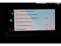 Volkswagen Golf 1.0 eTSI Life 81KW/110PK DSG, afneembare trekhaak, Vier seizoenenbanden, privacy glas, navigatie, winterpakket stoelverwarming, pdc voor en achter, bi colour velgen, stuurwielverwarming, ACC, discover navigatie, carplay