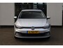 Volkswagen Golf 1.0 eTSI Life 81KW/110PK DSG, afneembare trekhaak, Vier seizoenenbanden, privacy glas, navigatie, winterpakket stoelverwarming, pdc voor en achter, bi colour velgen, stuurwielverwarming, ACC, discover navigatie, carplay