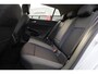 Volkswagen Golf 1.0 eTSI Life 81KW/110PK DSG, afneembare trekhaak, Vier seizoenenbanden, privacy glas, navigatie, winterpakket stoelverwarming, pdc voor en achter, bi colour velgen, stuurwielverwarming, ACC, discover navigatie, carplay