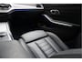 BMW 3-Serie 330i Business Edition Plus M-SPORT | BTW | NL AUTO | LASER | LEER | PANORAMADAK | Sfeer | BMW Dealer onderhouden | Topstaat |