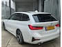 BMW 3-Serie Touring 320i Business Edition Plus | AUTOMAAT | TREKHAAK | CARPLAY/ANDROID | CAMERA | STOEL/STUURVERWARMING | NAVI | CRUISE CONTROL | CLIMATE CONTROL | PDC V+A | LMV 18'' | ELEKTR. ACHTERKLEP | BLUETOOTH