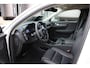 Volvo XC40 T4 Recharge Inscription | Premium audio by Harman Kardon | Trekhaak | Verwarmde voorstoelen en stuurwiel | Parkeercamera voor | Elektrisch verstelbare stoelen | Adaptieve cruise control | DAB+ | 19 inch lichtmetalen velgen