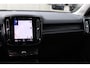 Volvo XC40 T4 Recharge Inscription | Premium audio by Harman Kardon | Trekhaak | Verwarmde voorstoelen en stuurwiel | Parkeercamera voor | Elektrisch verstelbare stoelen | Adaptieve cruise control | DAB+ | 19 inch lichtmetalen velgen