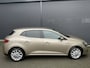 Renault Megane 1.5 dCi Bose Airco - Cruise control - Parkeersensoren voor en achter - Navigatiesysteem - Keyless entry - Mistlampen voor -  Bluetooth - Rijstrooksensor - Stuurmultifunctioneel - Elektrische ramen voor en - Zeer weinig kilometers