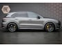 Porsche Cayenne 3.0 E-Hybrid | NP € 222.577,- | KERAMISCHE REMMEN | 40K TECHART | CLANCK AUDIO | FULL PPF | PASM | PDCC | PCCB | PDLS+ | PANORAMADAK | SOFTCLOSE | ADAPTIVE CRUISE | ACHTERASBESTURING | SPORTUITLAAT | SPORTDESIGN CARBON | STOELKOELING/VERWARMING VOOR & AC INTERIEURPAKKET CARBON | DIMMENDE SPIEGELS | CARBON SPIEGELKAPPEN |