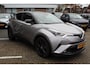 Toyota C-HR 1.8 Hybrid Bi-Tone AFN.TREKHAAK LEER NAVI ALL SEASONS DODEHOEKDETECTIE STUUR&STOELVERW. LED AD-CRUISE