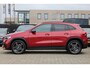 Mercedes-Benz GLA 250e AUT8 AMG NIGHT PAKKET PANORAMADAK DISTRONIC MEMORY SFEER 360-CAMERA TREKHAAK
