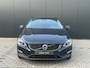 Volvo V60 T3 Automaat Bi-Xenon | Stoel en stuurwielverwarming | Parkeersensoren voor en achter | Cruise control | Navigatie |