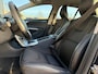 Volvo V60 T3 Automaat Bi-Xenon | Stoel en stuurwielverwarming | Parkeersensoren voor en achter | Cruise control | Navigatie |