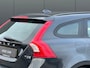 Volvo V60 T3 Automaat Bi-Xenon | Stoel en stuurwielverwarming | Parkeersensoren voor en achter | Cruise control | Navigatie |