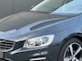 Volvo V60 T3 Automaat Bi-Xenon | Stoel en stuurwielverwarming | Parkeersensoren voor en achter | Cruise control | Navigatie |