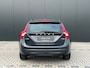Volvo V60 T3 Automaat Bi-Xenon | Stoel en stuurwielverwarming | Parkeersensoren voor en achter | Cruise control | Navigatie |