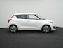 Suzuki Swift 1.0 Stijl Smart Hybrid | Apple/Android Play | Camera | Cruise | DAB | LED | Stoel Verwarming | Keyless | Parelmoer | 12 Maand BOVAG Garantie! |