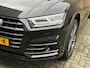 Audi Q5 55 TFSI e quattro Competition 367pk | S-line | Virtual cockpit | Adaptieve cruise | Leder | Matrix LED | DAB | Camera | Sportstoelen | Head up | Bang&Olufsen | Stoelverwarming | Navigatie | Dodehoekdetectie | 20 inch LMV | Elektrische achterklep | Volledig onderhouden