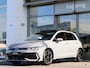 Volkswagen Golf 1.5 eTSI 150 pk DSG R-Line Edition | Panoramadak | Camera | LED | App Connect | ACC | Stoel + Stuurverwarming | Climatronic | Fabrieksgarantie tot 11-12-2026 of 100.000km |