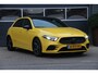 Mercedes-Benz A-klasse 180 Business Solution AMG Panoramadak | Night pakket | Camera | High Performance LED | Widescreen | Rijstrooksensor | Apple CarPlay | LMV18"